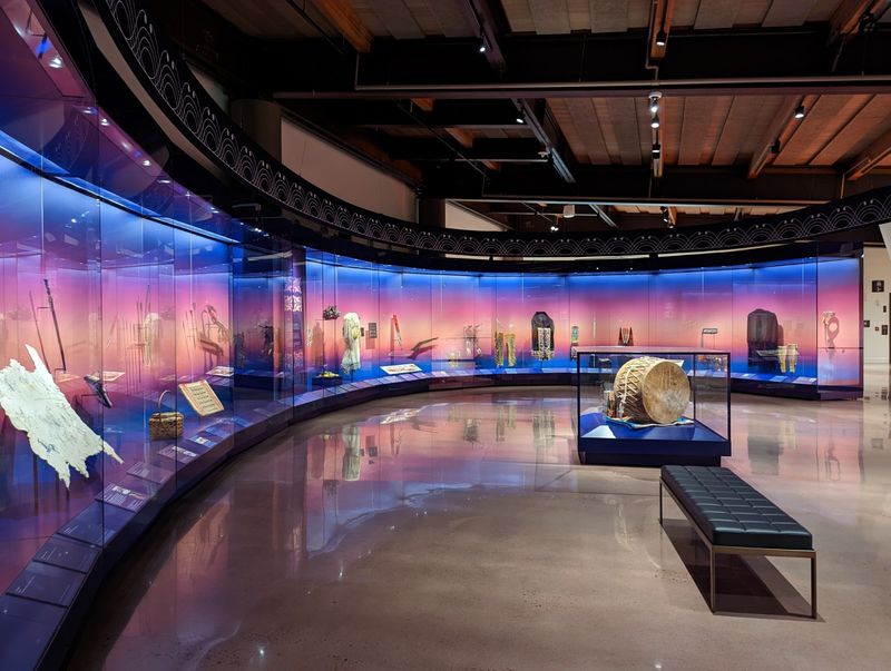 Interactive Exhibits and Immersive Design Interactive Exhibits and Immersive Design