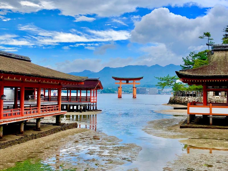 Itsukushima Shrine, Miyajima, Japan Itsukushima Shrine, Miyajima, Japan