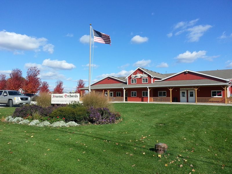 Jonamac Orchard, Malta, IL