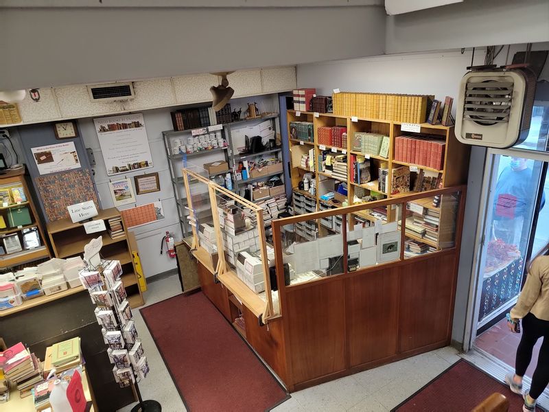 Knowledgeable Folks Behind the Counter