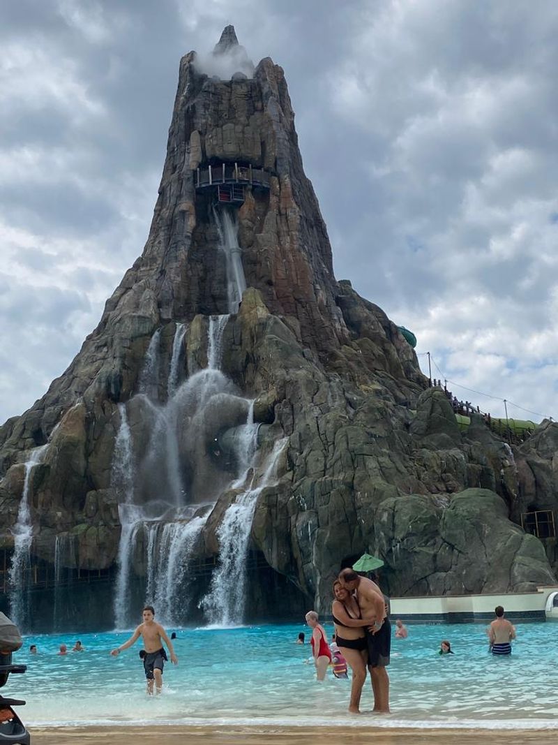 Ko'okiri Body Plunge - Universal Volcano Bay, Florida