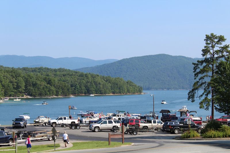 Lake Jocassee, South Carolina Lake Jocassee, South Carolina