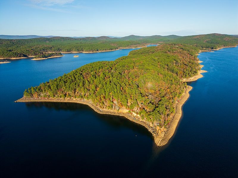 Lake Ouachita, Hot Springs, Arkansas Lake Ouachita, Hot Springs, Arkansas