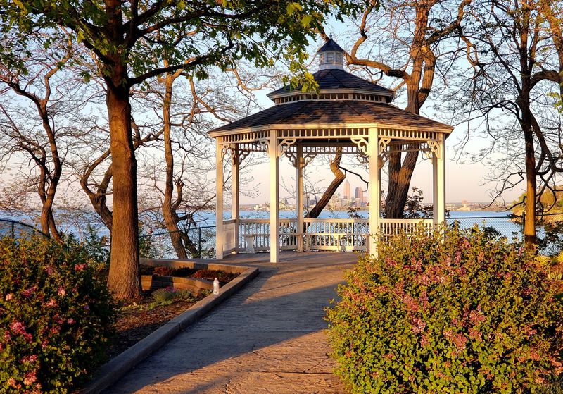 Lakewood Park, Lakewood, OH Lakewood Park, Lakewood, OH