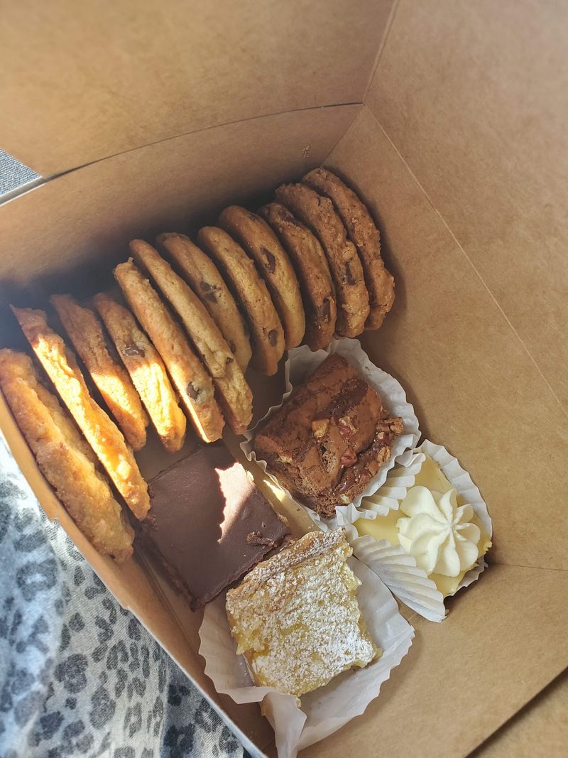Lemon Bars and Cookies That Punch Above Their Weight