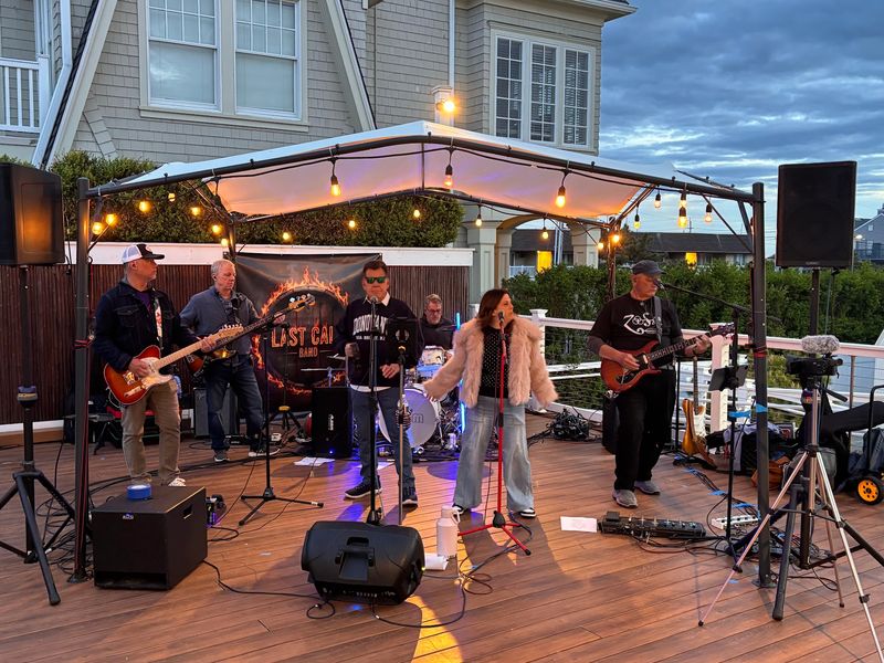 Live Bands as the Nightly Spark Live Bands as the Nightly Spark