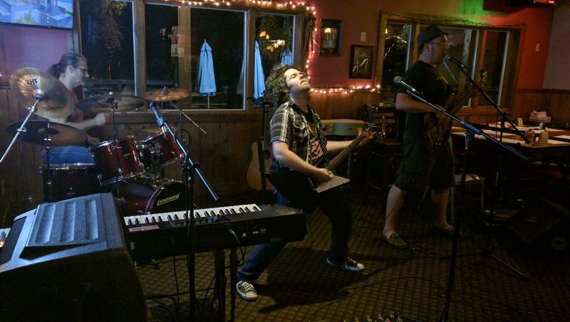Live Bands on Summer Weekends Live Bands on Summer Weekends