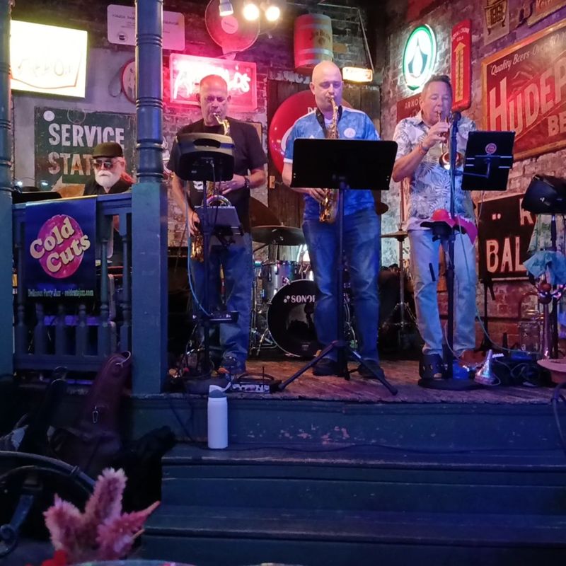 Live Music That Gives the Place Its Pulse Live Music That Gives the Place Its Pulse