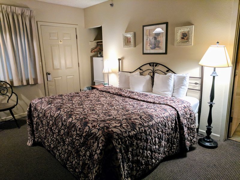 Lodge Rooms With Vintage Quirks Lodge Rooms With Vintage Quirks