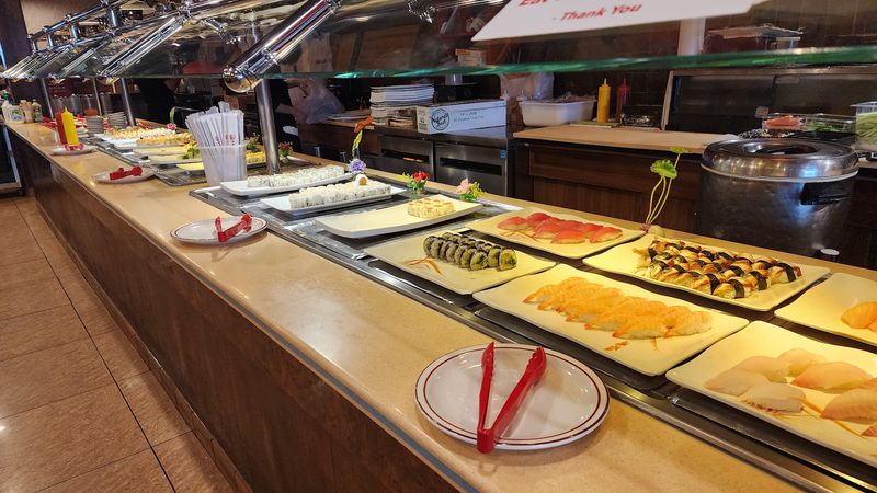 Lunch Service That Rewards Early Arrivals