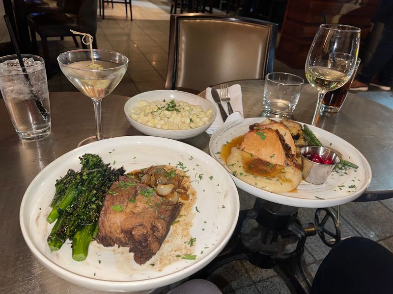 Lunch and Dinner Menus That Keep Raising the Bar Lunch and Dinner Menus That Keep Raising the Bar