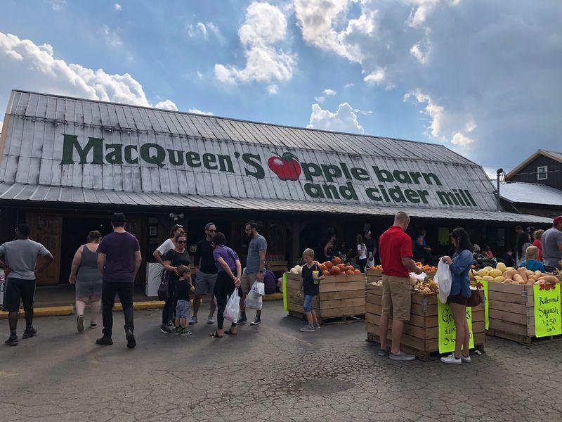 MacQueen Orchards, Ohio, Holland