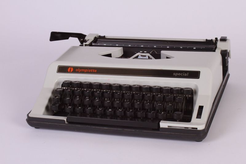 Manual Typewriters Manual Typewriters