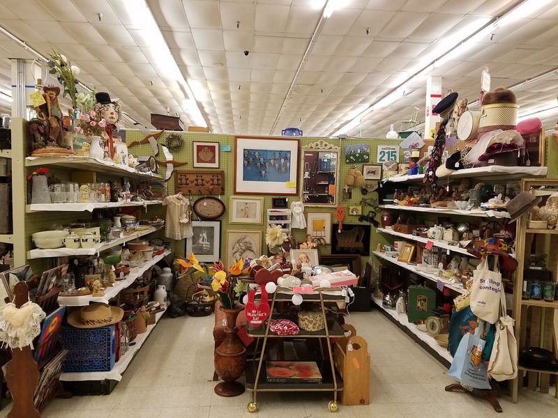 Maumee Antique Mall, Maumee, OH