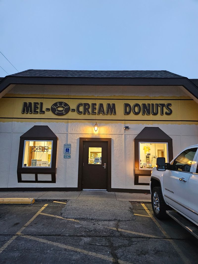 Mel-O-Cream Donuts, Springfield, IL