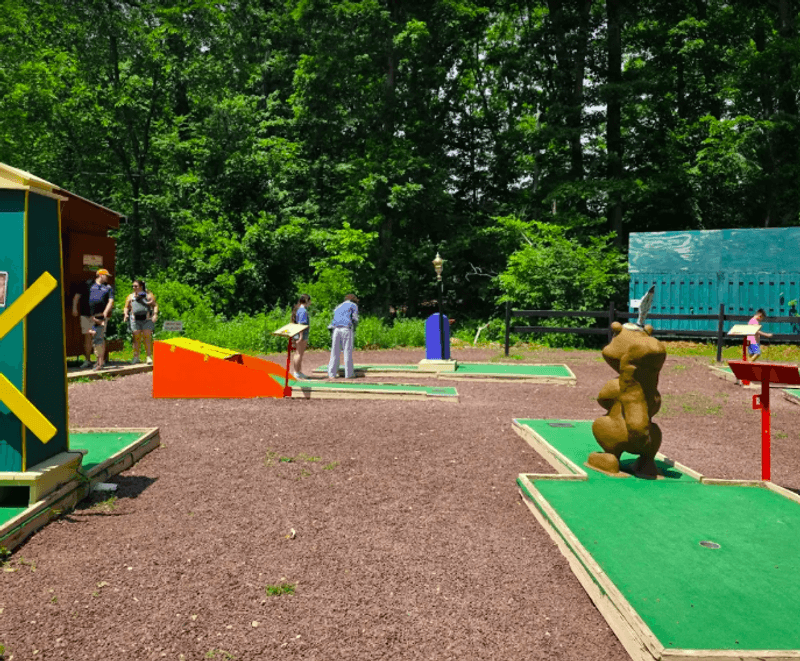 Mini-Golf As A Low-Key Bonus Mini-Golf As A Low-Key Bonus