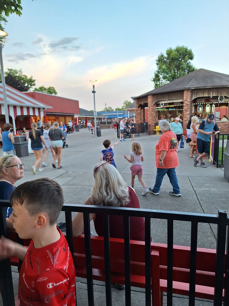 Miniature Golf, Arcade Games, and Old-School Fun Miniature Golf, Arcade Games, and Old-School Fun