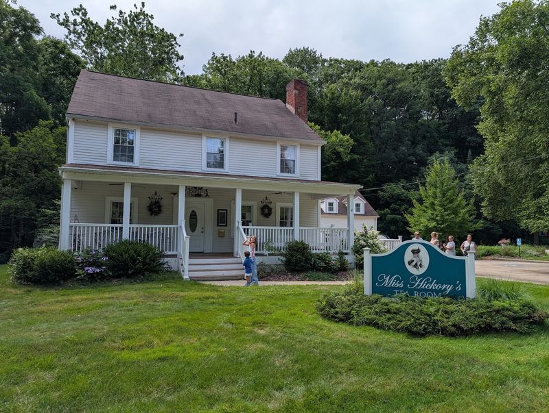 Miss Hickory's Tea Room, Strongsville, OH
