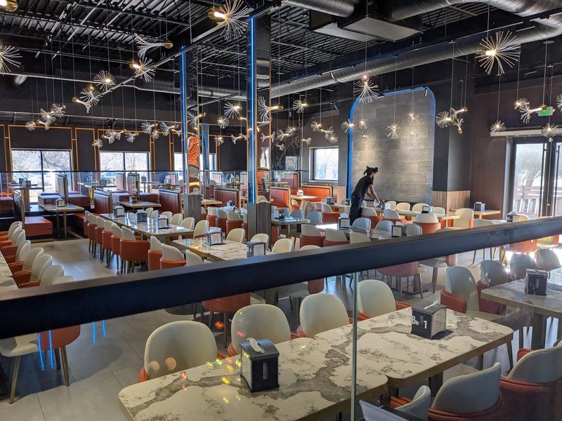 Modern Interior That Matches the Ambition of the Menu Modern Interior That Matches the Ambition of the Menu