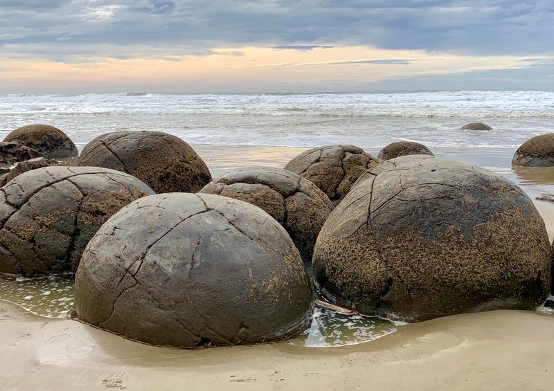 Moeraki Boulders / Kaihinaki, Otago