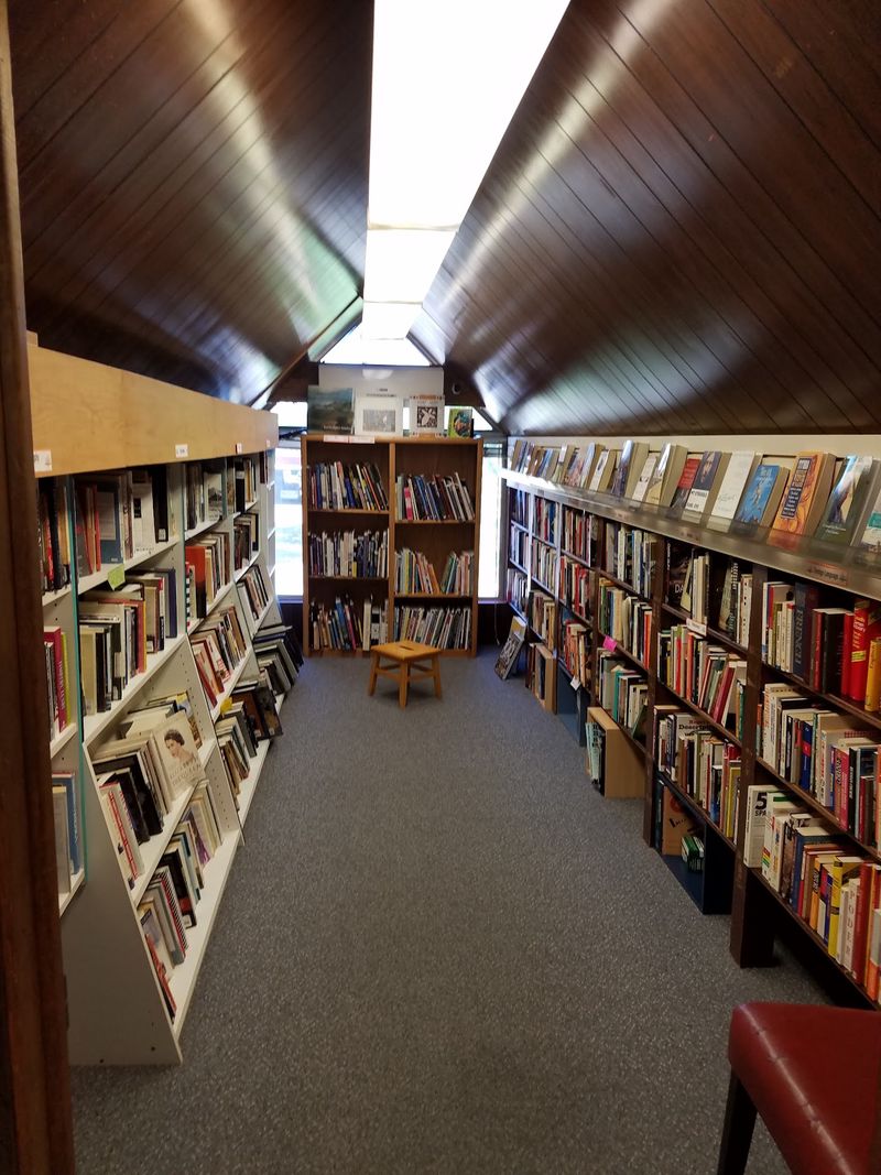 More Than 25,000 Reasons to Browse Slowly More Than 25,000 Reasons to Browse Slowly