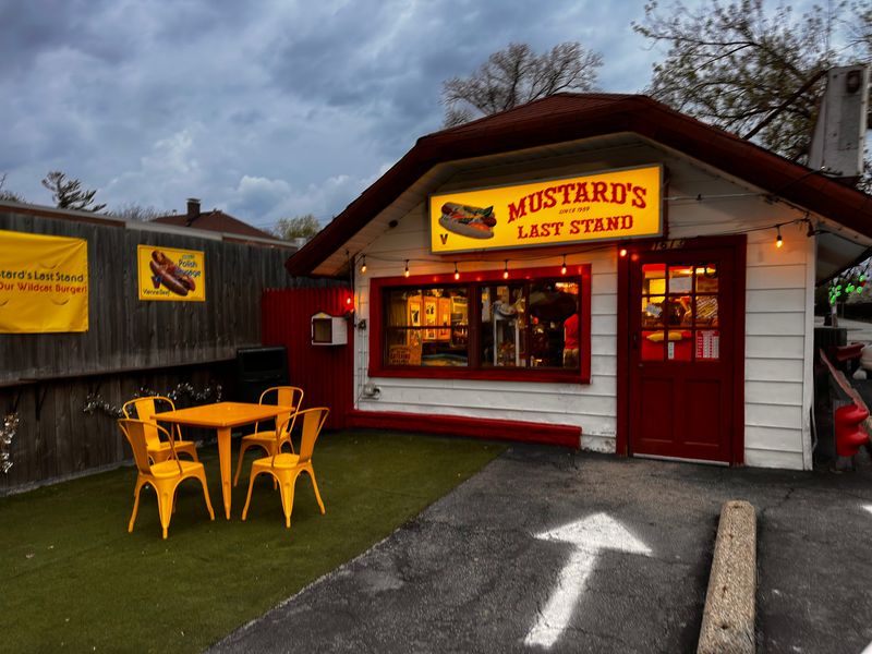 Mustard's Last Stand, Evanston, IL