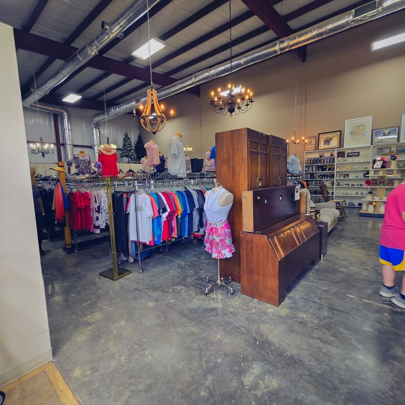 Name-Brand Clothes and Closet Finds Name-Brand Clothes and Closet Finds