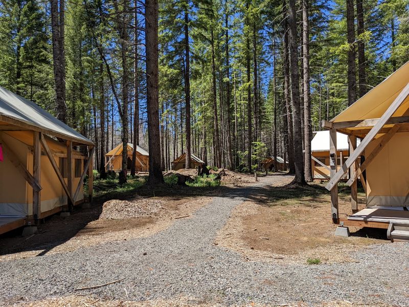 Off-Grid House Rules and the Laid-Back Vibe Off-Grid House Rules and the Laid-Back Vibe