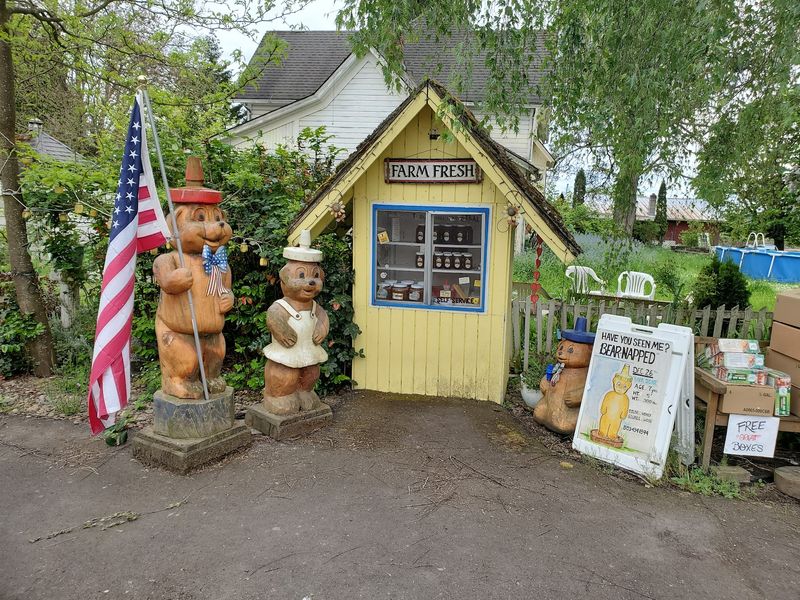 Oregon Honey Farm, Dundee, OR Oregon Honey Farm, Dundee, OR