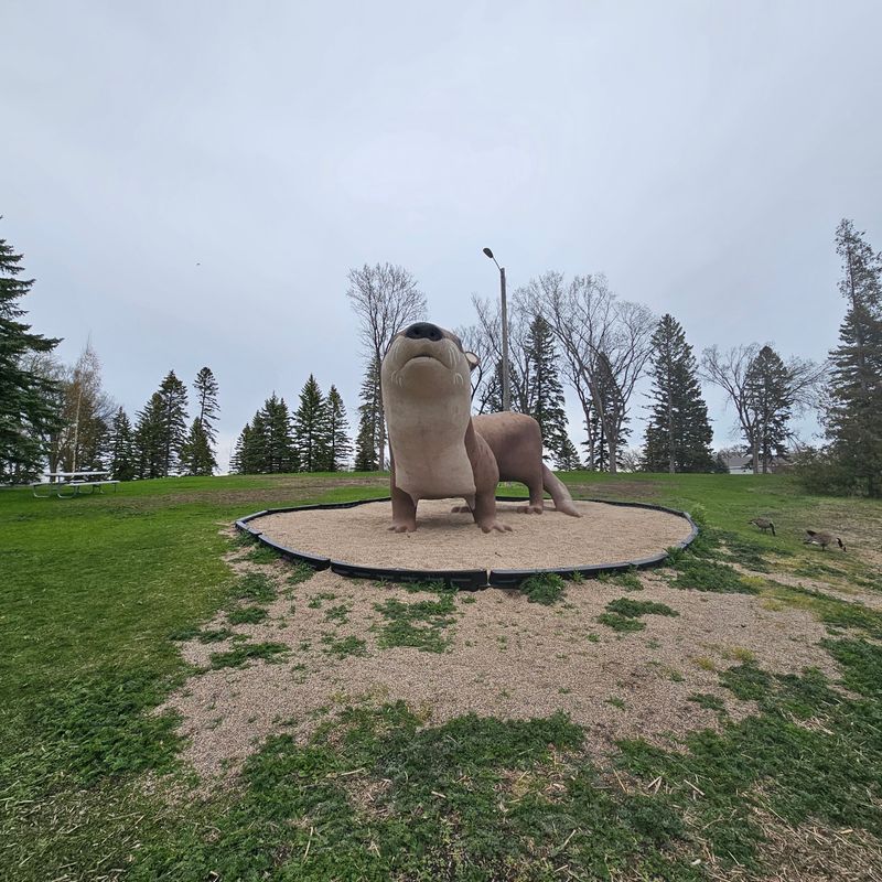 Otto as Part of Minnesota's Roadside Attraction Culture Otto as Part of Minnesota's Roadside Attraction Culture