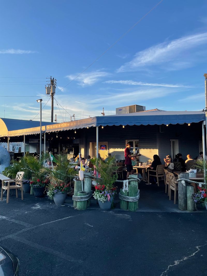 Outdoor Tables With a Casual Shore Rhythm