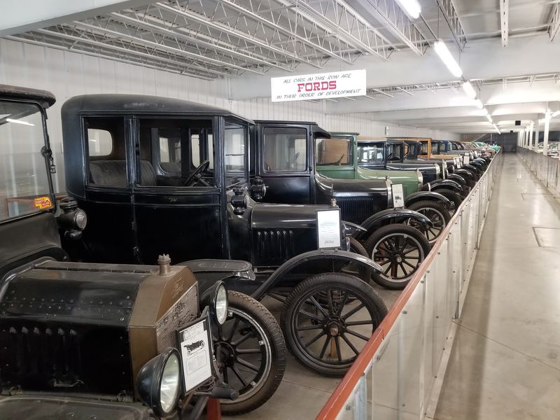 Over 350 Antique Cars and the Story of How America Moved Over 350 Antique Cars and the Story of How America Moved
