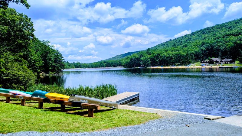 Paddling the Lake: Quiet Water and Good Company Paddling the Lake: Quiet Water and Good Company