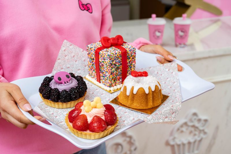 Pastries, Cakes, and Character Desserts Pastries, Cakes, and Character Desserts