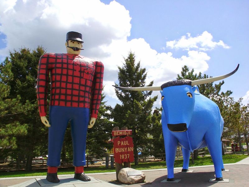 Paul Bunyan and Babe the Blue Ox, Bemidji, Minnesota Paul Bunyan and Babe the Blue Ox, Bemidji, Minnesota