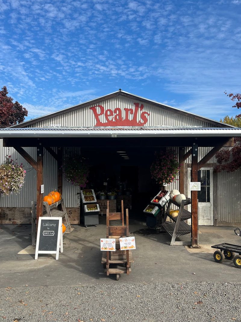 Pearl's Place Fruit Stand, Hood River, OR