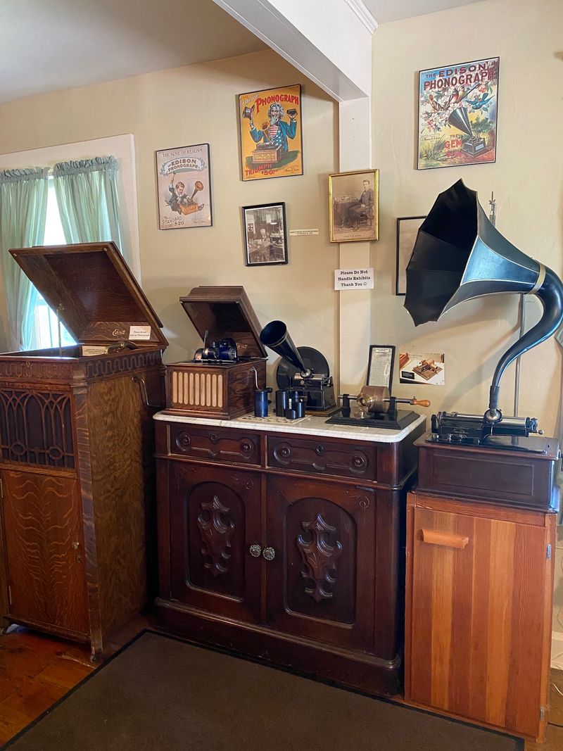 Phonographs You Can Actually Hear