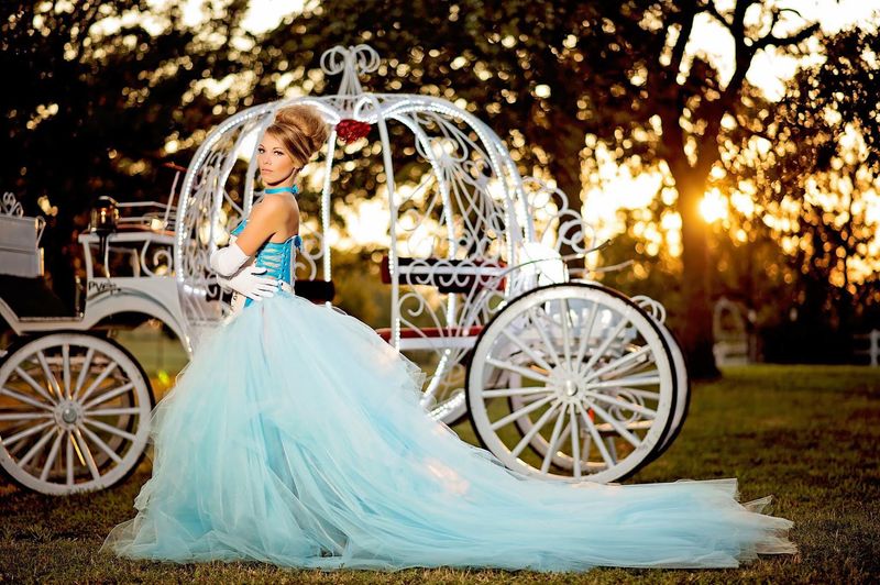 Photo Sessions and Quinceañera Moments Photo Sessions and Quinceañera Moments
