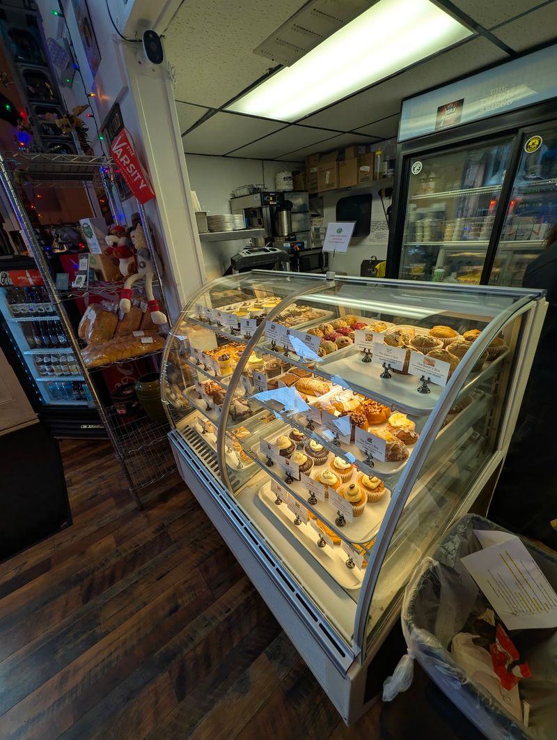 Pie, Scones, and a Pastry Case Worth the Detour Pie, Scones, and a Pastry Case Worth the Detour