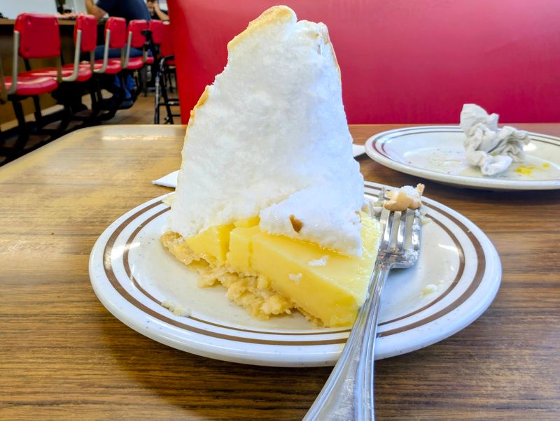 Pies That Stop Visitors Mid-Sentence Pies That Stop Visitors Mid-Sentence