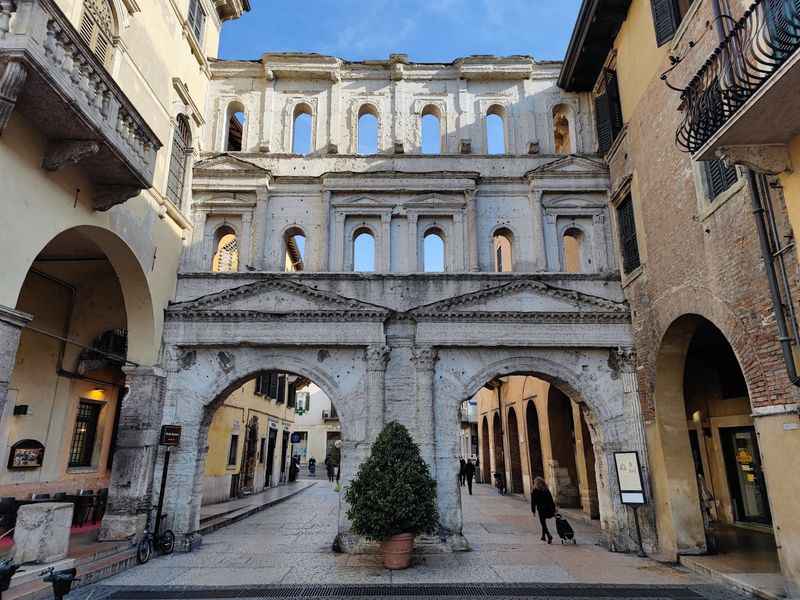 Porta Borsari Porta Borsari