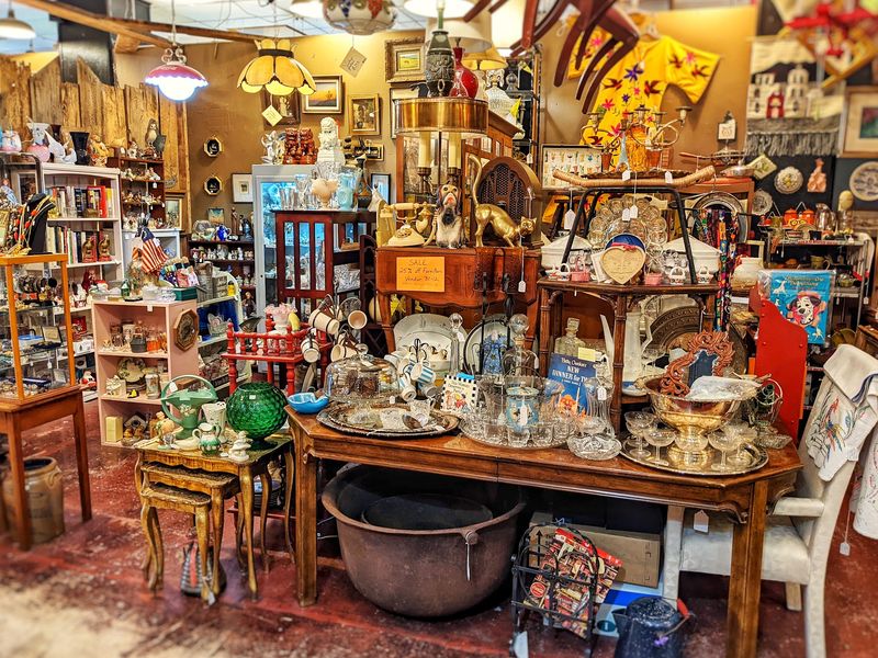 Pricing That Ranges From Bargain to Boutique Pricing That Ranges From Bargain to Boutique