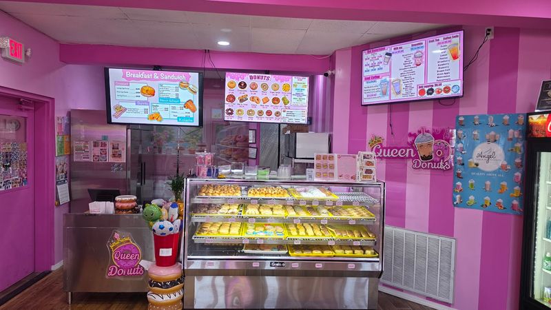 Queen Donuts of Fayetteville, Fayetteville, Arkansas Queen Donuts of Fayetteville, Fayetteville, Arkansas