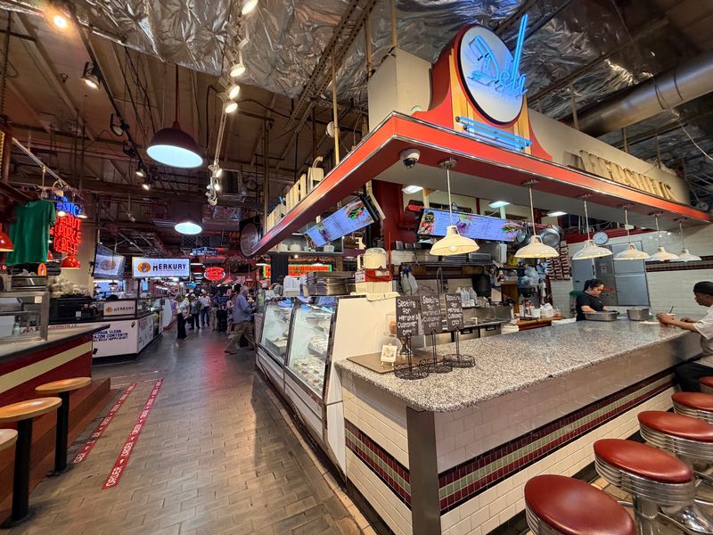 Reading Terminal Market, Philadelphia, Pennsylvania Reading Terminal Market, Philadelphia, Pennsylvania