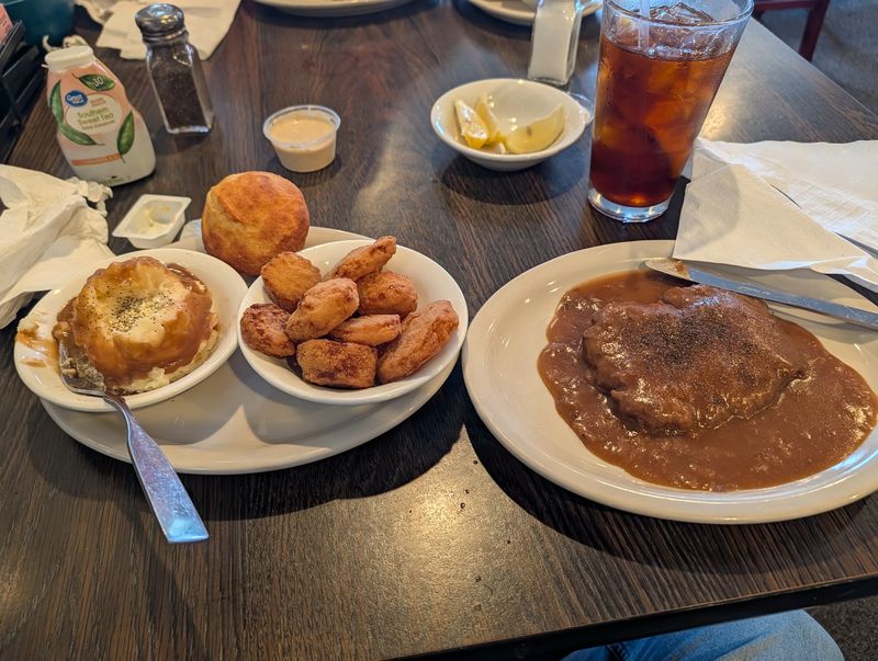 Real Gravy and Country Cooking Done Right Real Gravy and Country Cooking Done Right