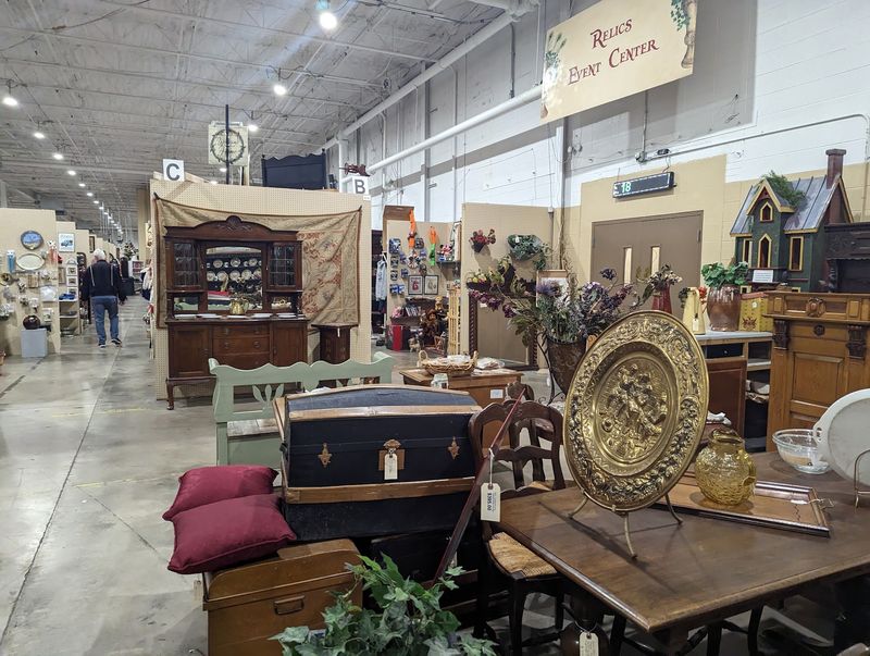 Relics Antique Mall, Springfield, Missouri Relics Antique Mall, Springfield, Missouri