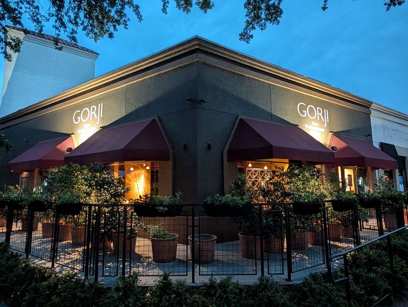 Reservations, Pricing, and the No-Tipping Policy Reservations, Pricing, and the No-Tipping Policy