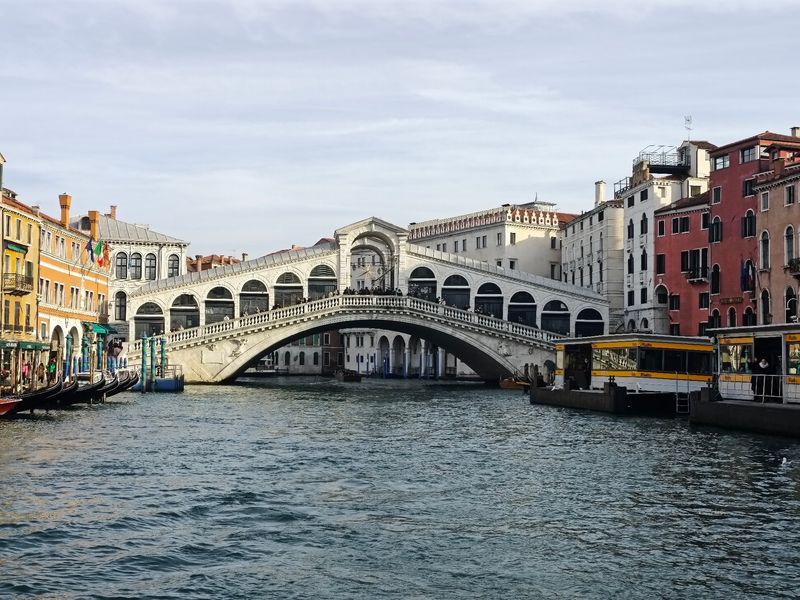 Rialto Bridge, Italy Rialto Bridge, Italy