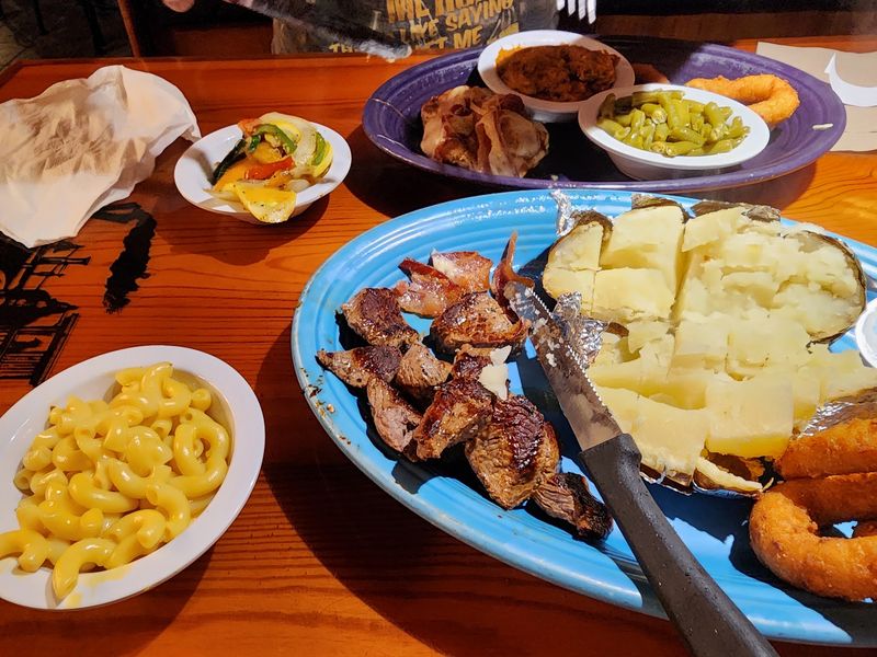 Ribs and Prime Rib for Heartier Appetites Ribs and Prime Rib for Heartier Appetites
