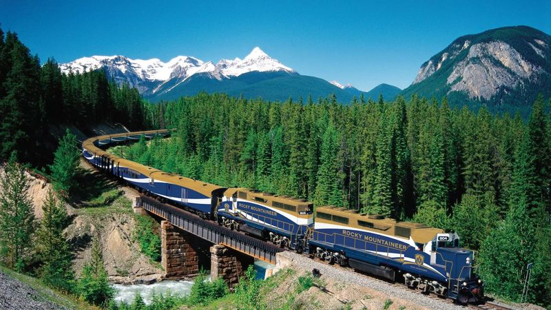 Rocky Mountaineer First Passage to the West, Vancouver to Banff or Lake Louise, Canada